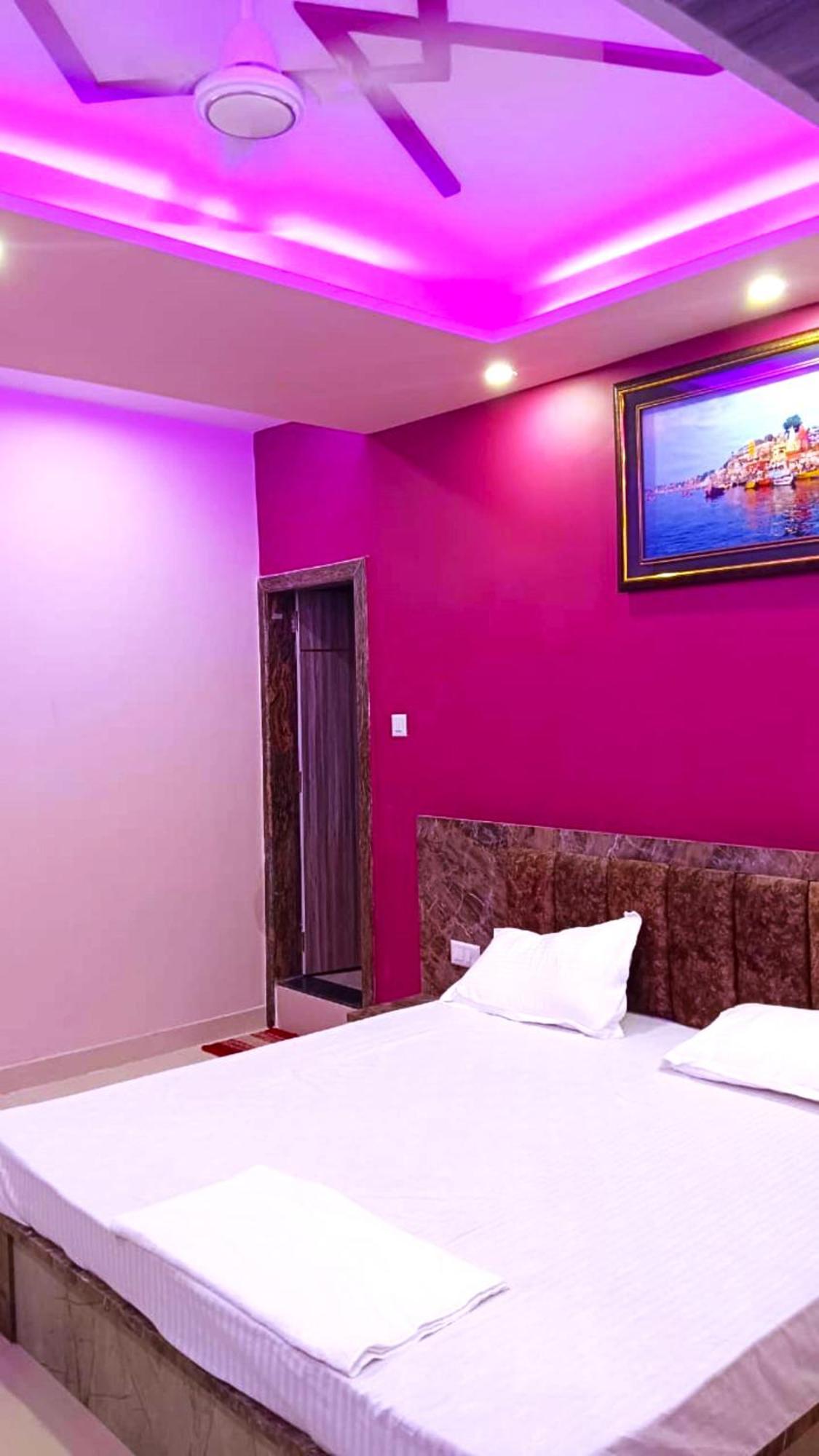 Hotel Kashi Inn Raj Ghat Varanasi Exteriör bild