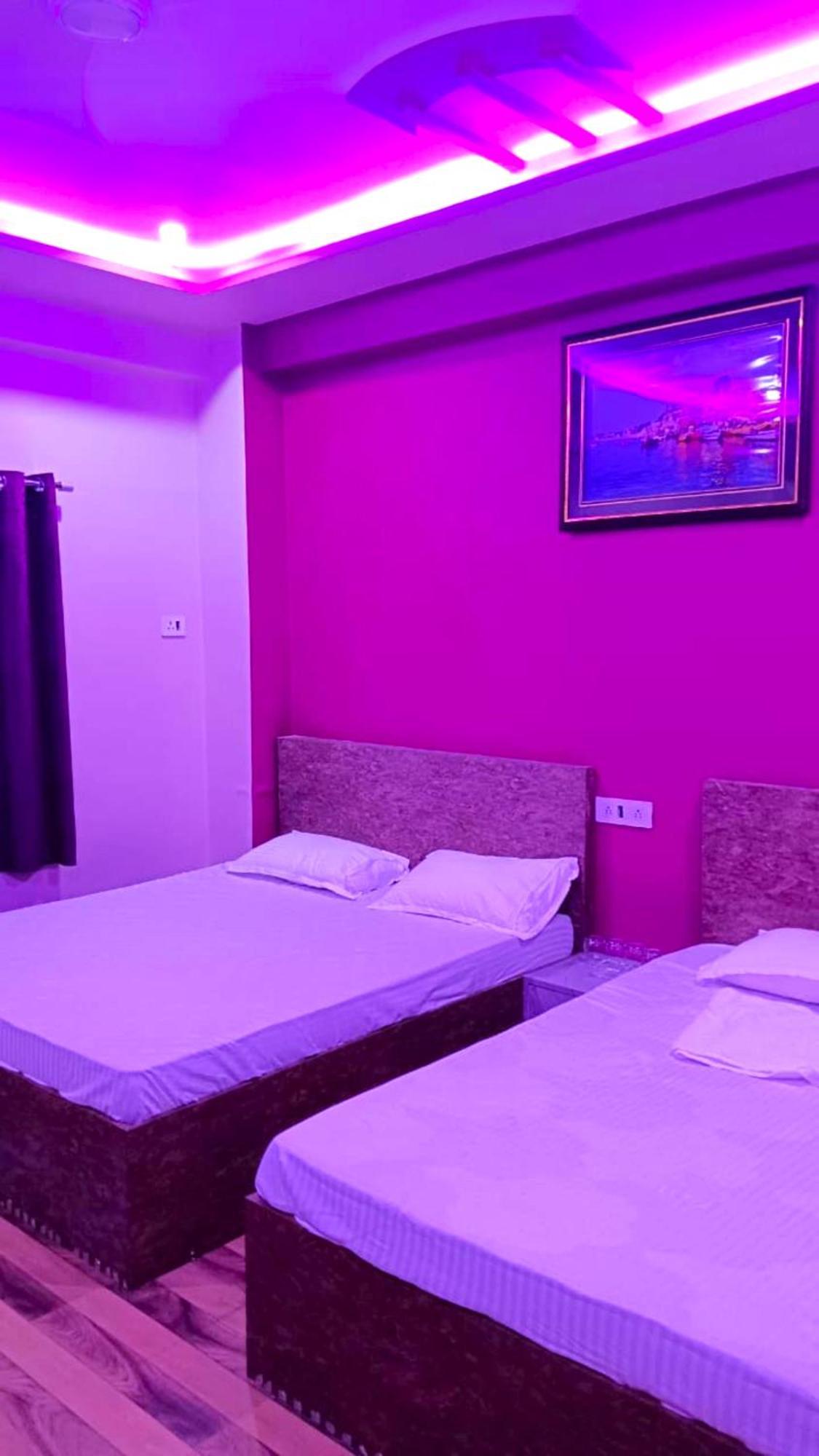 Hotel Kashi Inn Raj Ghat Varanasi Exteriör bild