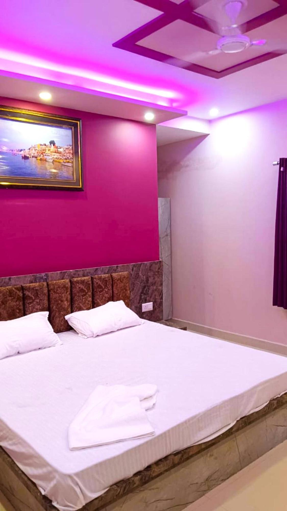 Hotel Kashi Inn Raj Ghat Varanasi Exteriör bild
