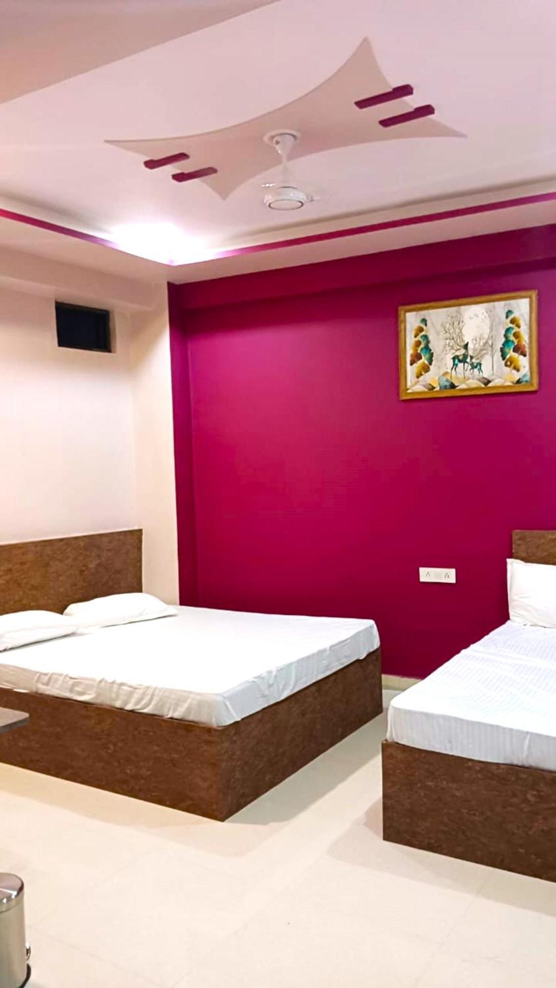 Hotel Kashi Inn Raj Ghat Varanasi Exteriör bild