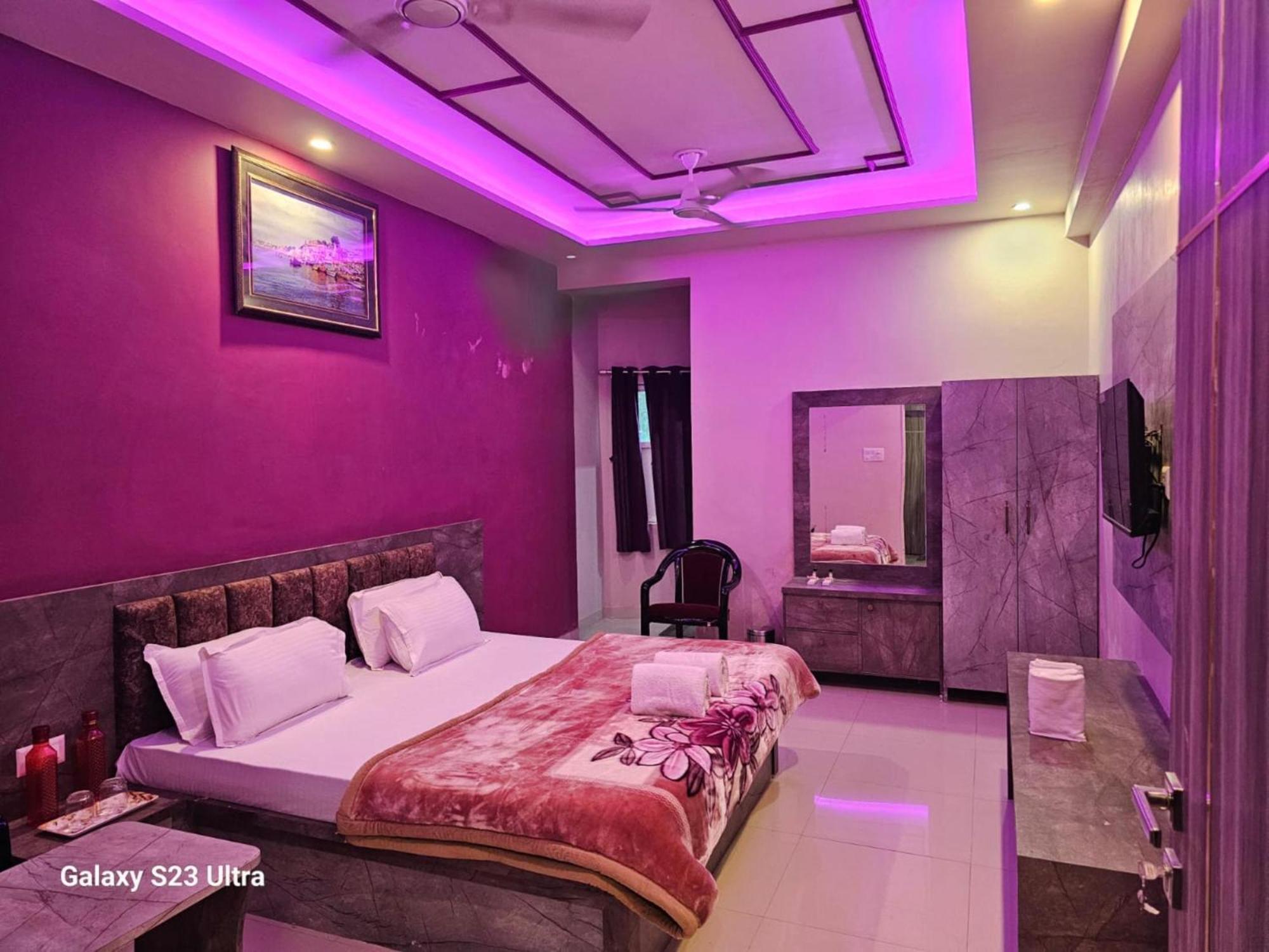 Hotel Kashi Inn Raj Ghat Varanasi Exteriör bild