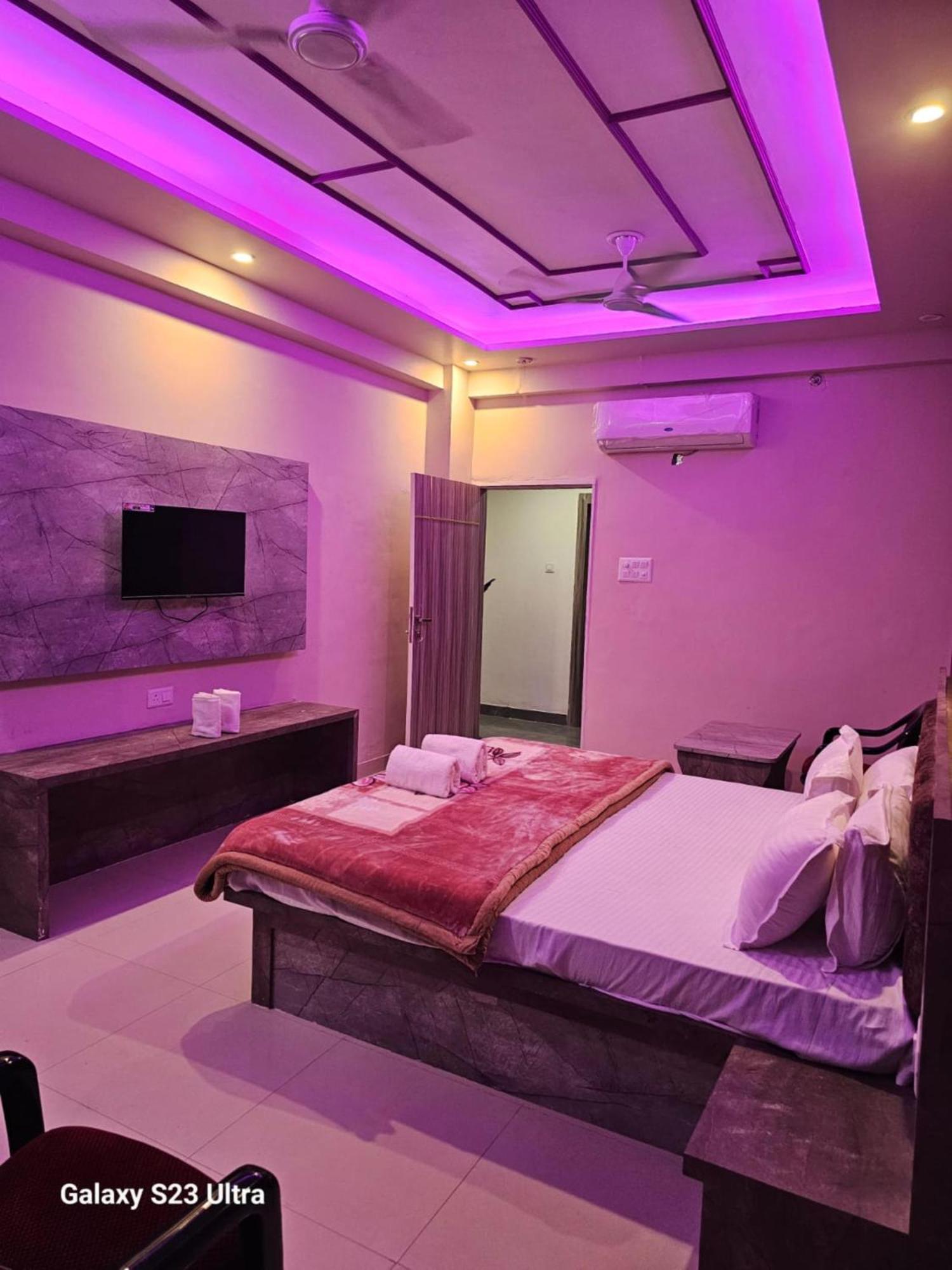 Hotel Kashi Inn Raj Ghat Varanasi Exteriör bild