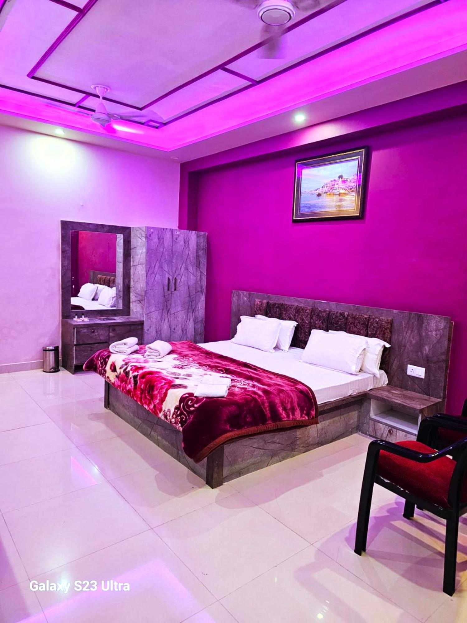 Hotel Kashi Inn Raj Ghat Varanasi Exteriör bild