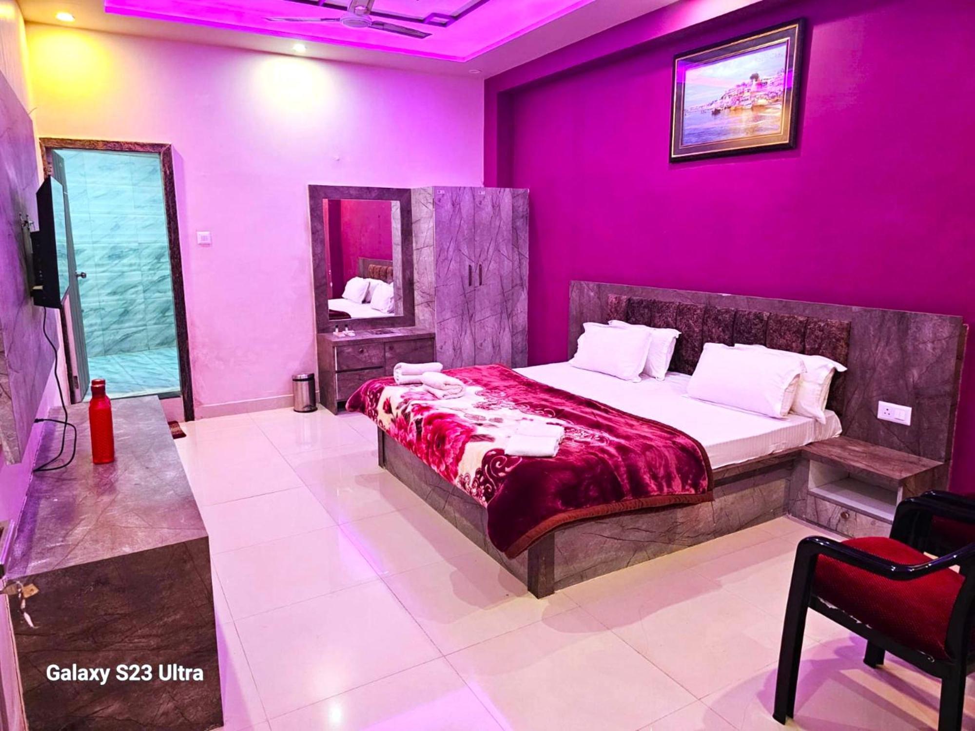 Hotel Kashi Inn Raj Ghat Varanasi Exteriör bild