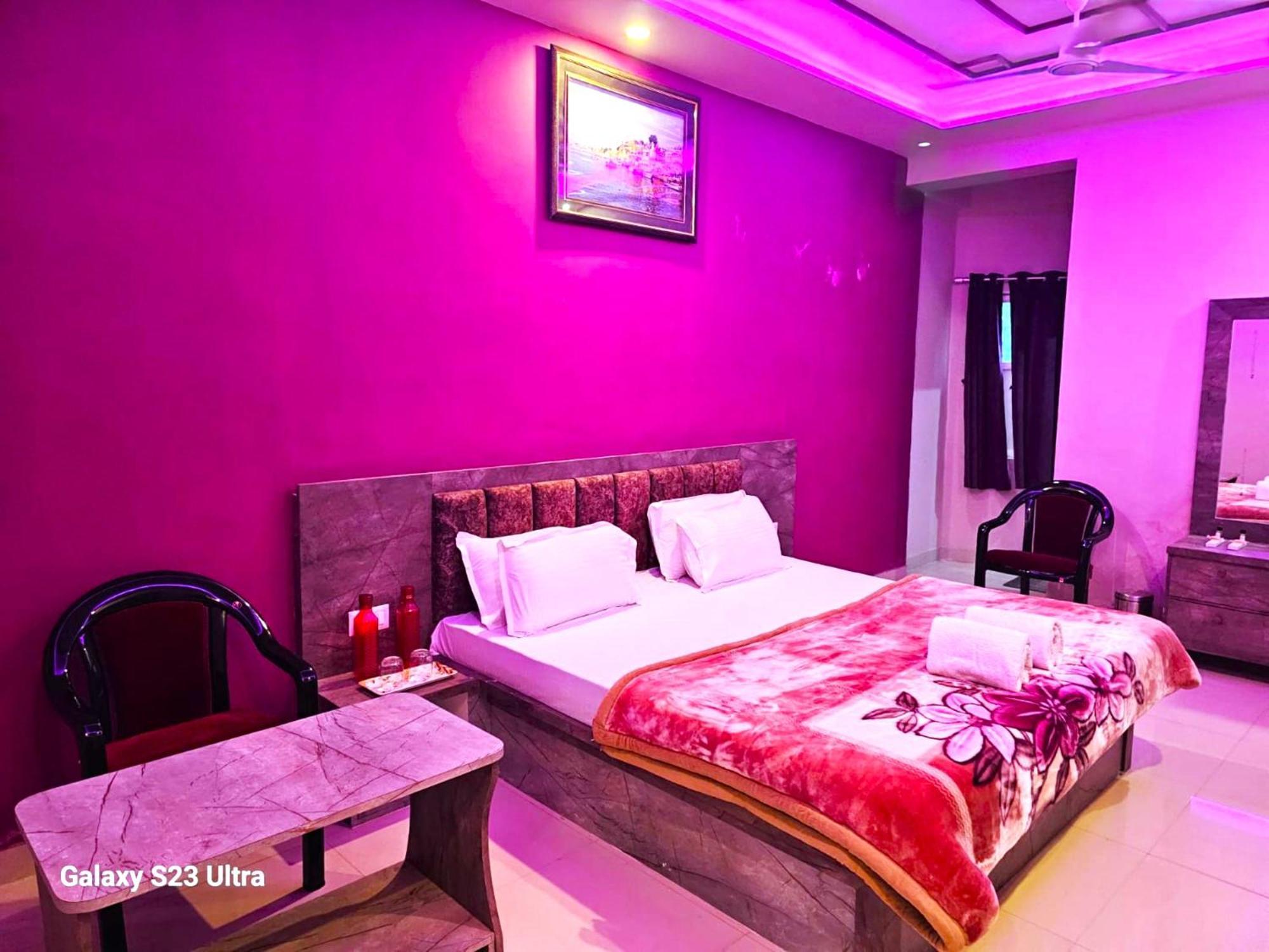 Hotel Kashi Inn Raj Ghat Varanasi Exteriör bild