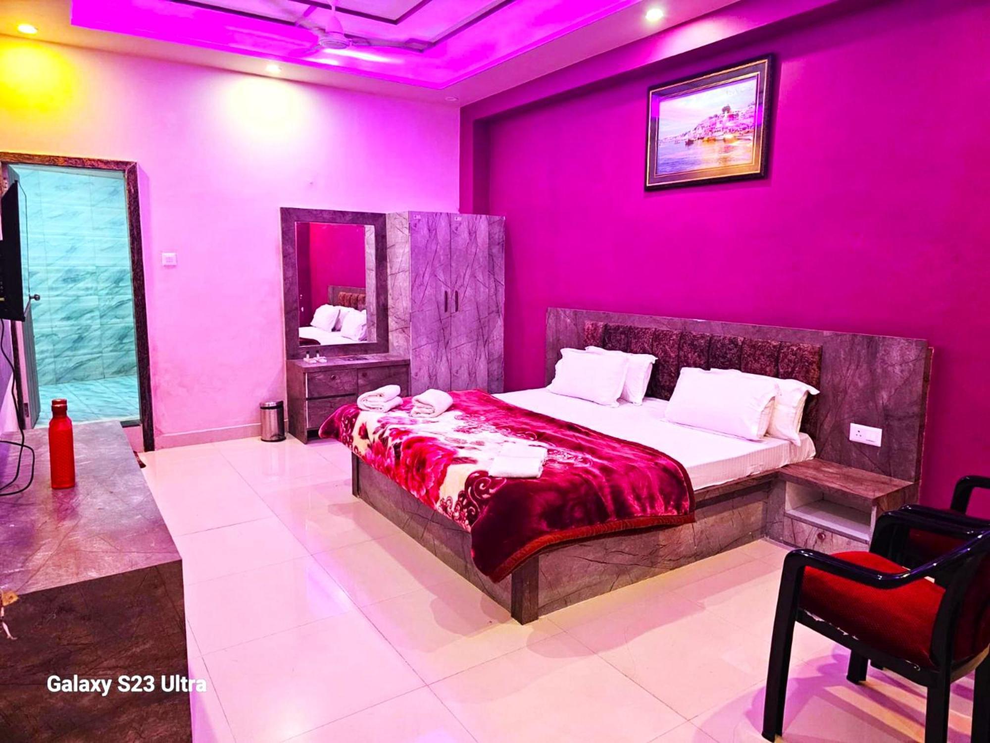 Hotel Kashi Inn Raj Ghat Varanasi Exteriör bild